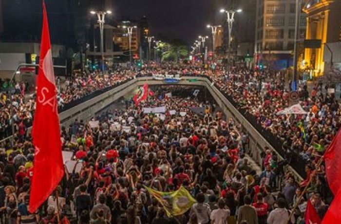 Previdência: Centrais Sindicais podem parar Brasil se reforma voltar